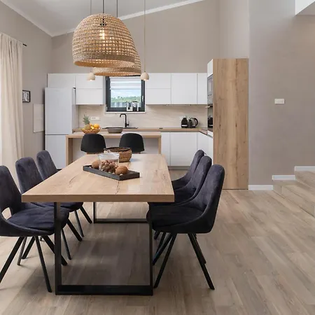 Mareta Zadarvillas * Ljubač